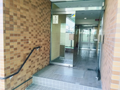 【エントランス】 | ライオンズマンションヨコハマ三ツ沢 | 落ち着いたエントランスです