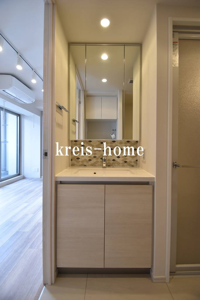 ザ・パークワンズ千代田佐久間町の独立洗面台