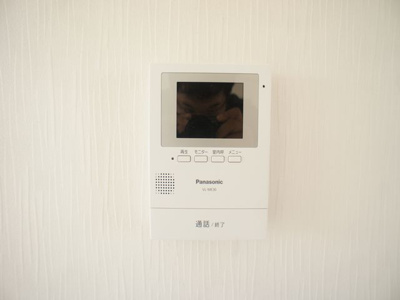 【セキュリティ】 | フレッシュコーポイースト | 訪問者の確認ができるTVドアホン付きです♪