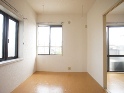 【子供部屋】 | フレッシュコーポイースト | 清潔感のあるきれいな洋間です♪