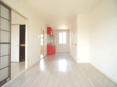 【居間・リビング】 | フレッシュコーポイースト | 快適に過ごせるエアコンが付いています♪