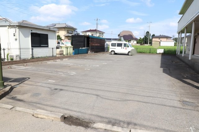 アークグレイスⅢの駐車場
