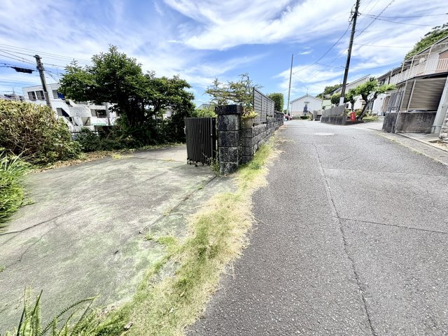売中古戸建　中央区山手町の前面道路含む現地写真