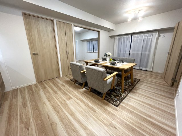 三愛シティライフ箱崎12の居間・リビング