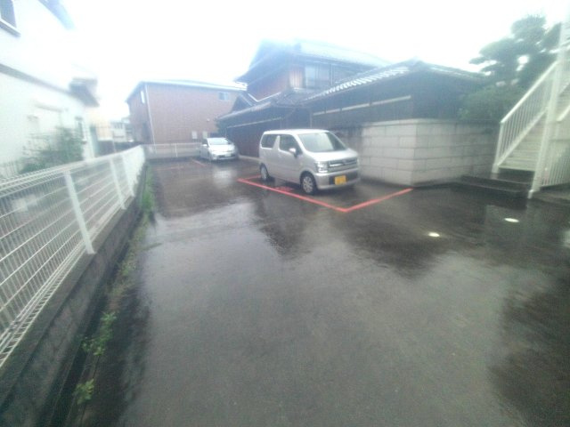 ハイツサンフラワーの駐車場