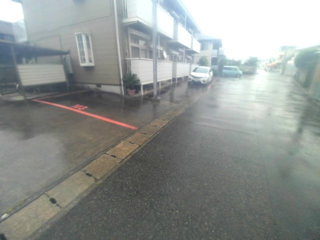 ハイツサンフラワーの駐車場