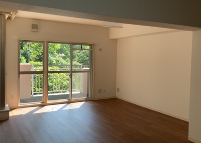 【居間・リビング】 | パークサイド南大沢３号棟 | リビングの間取りの種類は大きくわけてリビングとダイニングが別になっているタイプ、リビングダイニング一体型です。どちらも一長一短ですので、家を選ぶ時はその両面をチェックして決めるようにしましょう。