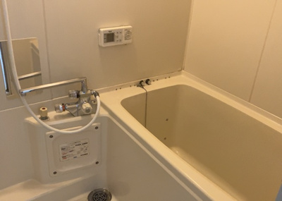 【浴室】 | パークサイド南大沢３号棟 | 入浴時の快適さも大事なことですが、綺麗な状態を維持できなければ気持ちよく入浴できません。毎日の掃除が楽という点は大事なポイントになります！カビが生えにくく掃除がしやすい、壁や浴槽を選ぶといいでしょう。