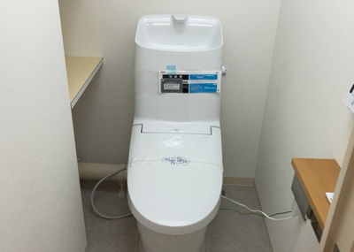 【トイレ】 | パークサイド南大沢３号棟 | トイレは大きさや形、機能、抗菌性などが異なる多種多彩なタイプが各メーカーから出ています。それぞれに良さがあるため、事前にどういったタイプのトイレがいいのかをご家庭内で決めて、内見に行くといいでしょう。