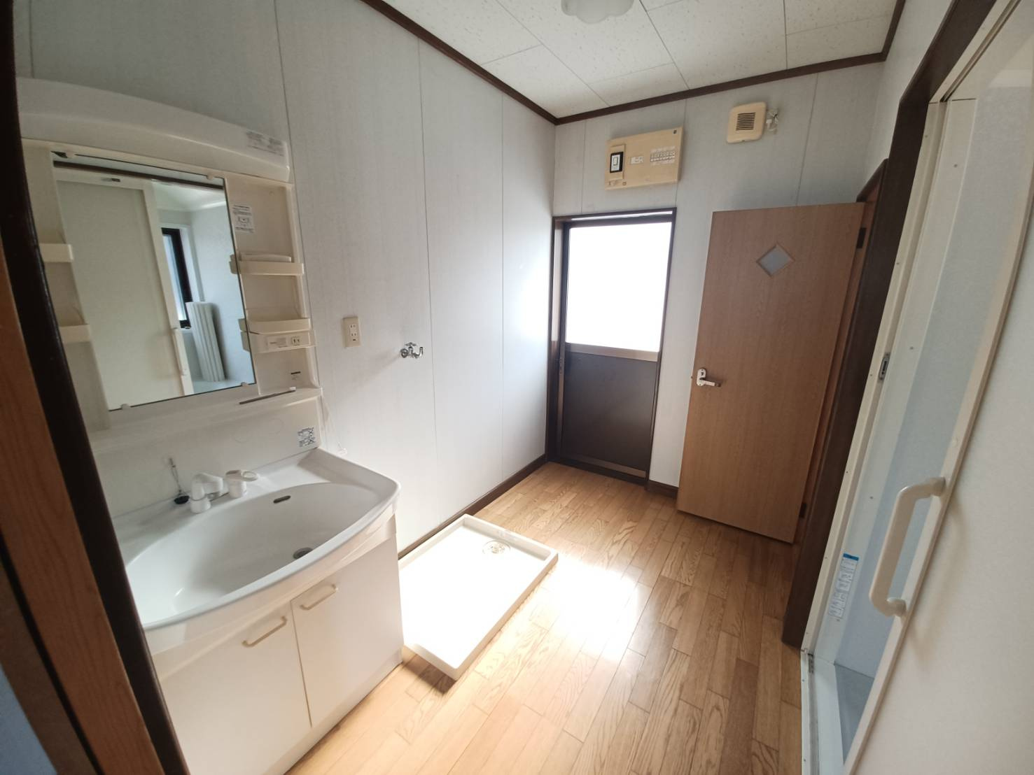 勿来町窪田町通戸建の洗面所