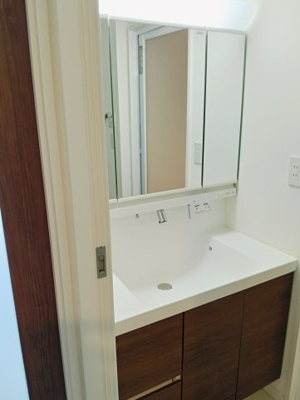 【独立洗面台】 | 日吉南パークホームズ3番館 | 独立洗面台あり、毎朝おしゃれに忙しい女性の方におすすめです
