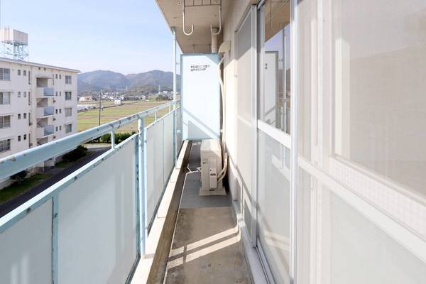 ビレッジハウス直方2号棟のバルコニー|ビレッジハウスの同一物件・同一タイプの間取りの写真です