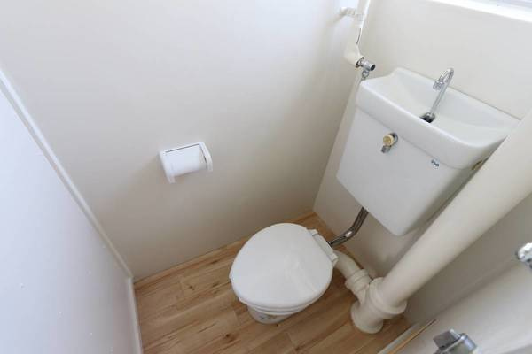 ビレッジハウス直方2号棟のトイレ|ビレッジハウスの同一物件・同一タイプの間取りの写真です