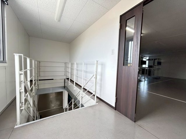 高浜市論地町1丁目貸工場の内装