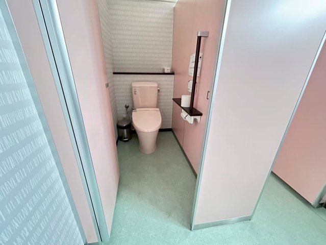 高浜市論地町1丁目貸工場のトイレ