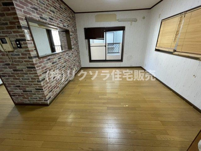 津田東町3丁目　中古一戸建てのダイニング|LDK12帖
■物件内覧・資金計画相談・住宅ローン相談、リフォーム相談、お問合せ受付中■
※当日・翌日のご内覧、ご相談はお電話でのお問合せがスムーズです！