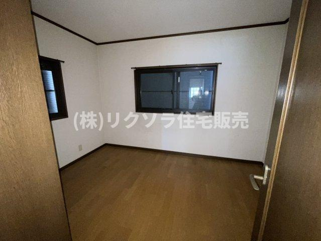 津田東町3丁目　中古一戸建ての子供部屋|洋室6.0帖
■物件内覧・資金計画相談・住宅ローン相談、リフォーム相談、お問合せ受付中■
※当日・翌日のご内覧、ご相談はお電話でのお問合せがスムーズです！