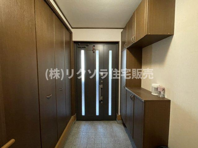 津田東町3丁目　中古一戸建ての収納|シューズボックス・玄関収納
■物件内覧・資金計画相談・住宅ローン相談、リフォーム相談、お問合せ受付中■
※当日・翌日のご内覧、ご相談はお電話でのお問合せがスムーズです！