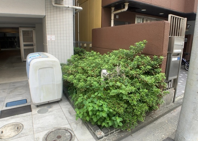 【庭】 | プレセダンヒルズ八王子 | 物件によっては、入居者が個人的に使用できる専用庭がついているものもあります。また、住宅の中にある土間の部分を庭と呼ぶこともあります。庭の用途は住む人によって変わり、それによってデザインもさまざまです。