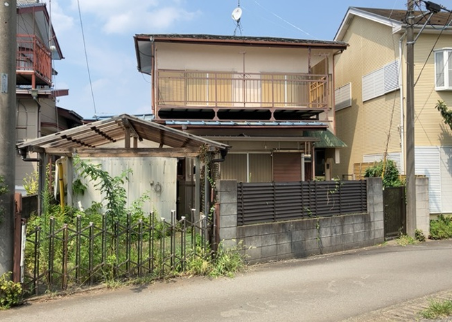 【外観】 | 土地購入を検討されている場合、境界杭がない状態で購入してしまうと境界確定測量をする必要があり、費用がかかります。購入の前に、売主、隣土地所有者立ち合いのもと境界を確定し境界杭を設置するのがベストです。