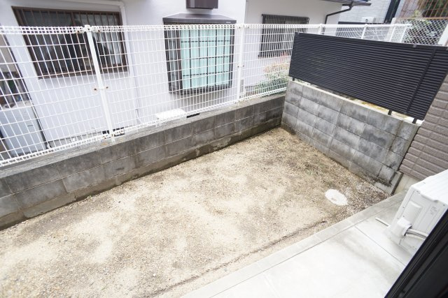 榎本メゾンの庭