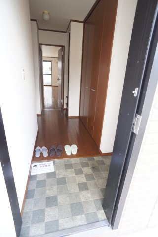 榎本メゾンの玄関