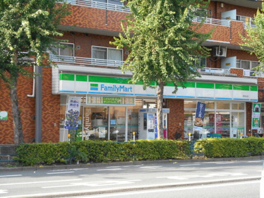 ファミリーマートまで190m