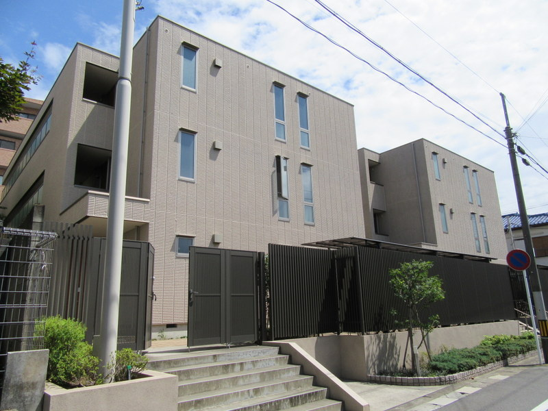 ツインヴィラ浦和A棟の外観