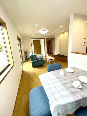 フォレストタウン野川の丘の居間・リビング|―イメージ写真―　家具はディスプレイ