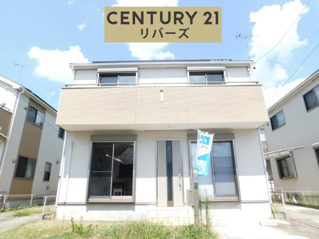 北名古屋市薬師寺屋敷の中古一戸建の外観|☆２０２５年７月リフォーム済☆　　いつでもご案内出来ます♪（お問合せ当日、平日、水曜、夜間の見学でもＯＫ）　並列駐車２台ＯＫ！　納戸付きで収納豊富♪