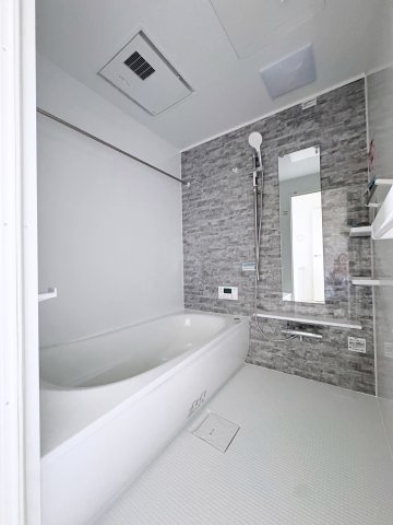 新築戸建・建売　郡山市菜根3丁目　GRAFARE　全1棟の浴室|浴室乾燥機付きで雨の日や花粉の時期でも室内干しができるので安心です！