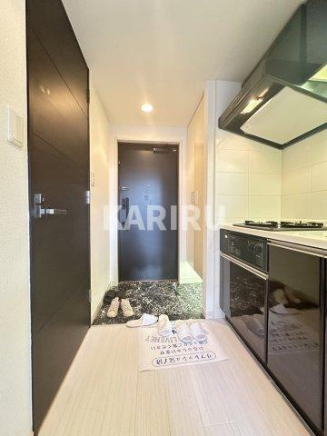 エスティメゾン京橋の玄関