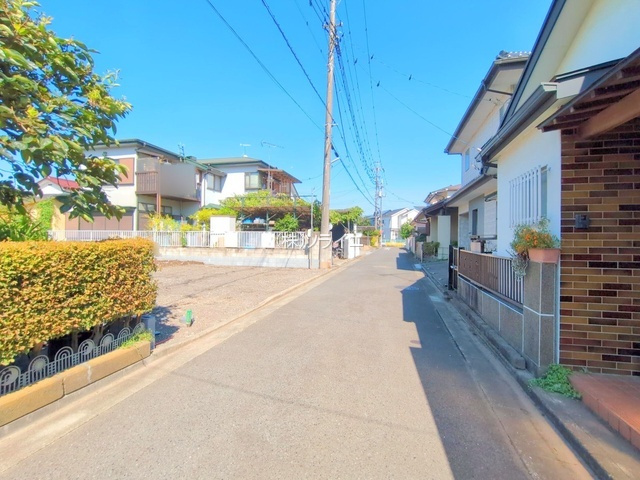 川越市山田　リーブルガーデン　新築戸建の前面道路含む現地写真