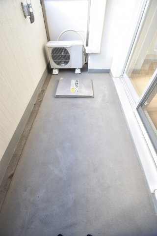 ドゥーエなんば南のバルコニー