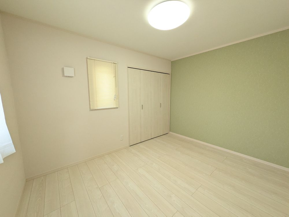 八戸市沼館1丁目B2の洋室