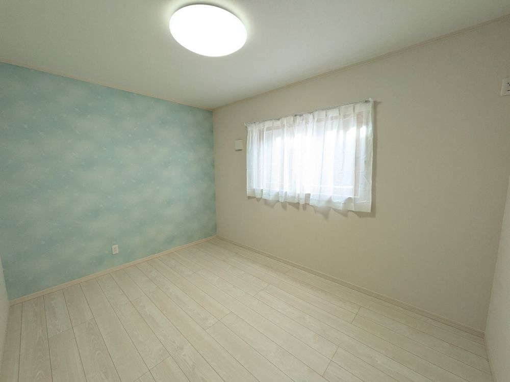 八戸市沼館1丁目B2の洋室