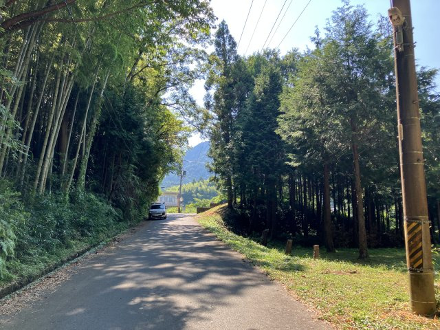 津市分部　売土地の前面道路含む現地写真