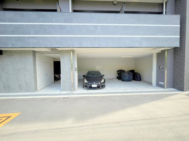 プライマル新大阪の駐車場