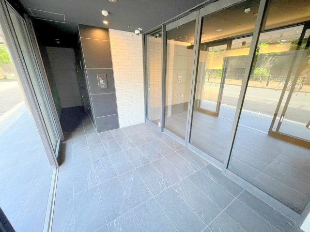プライマル新大阪のエントランス