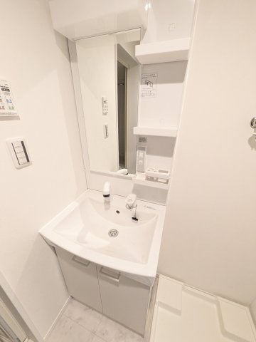 アザーレ・パッシオ新百合ヶ丘Bの独立洗面台