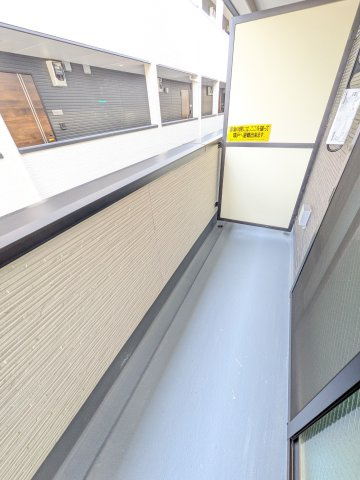 アザーレ・パッシオ新百合ヶ丘Bのバルコニー