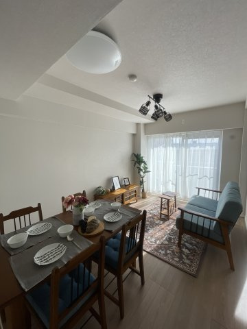 【居間・リビング】ラポール泉中央 