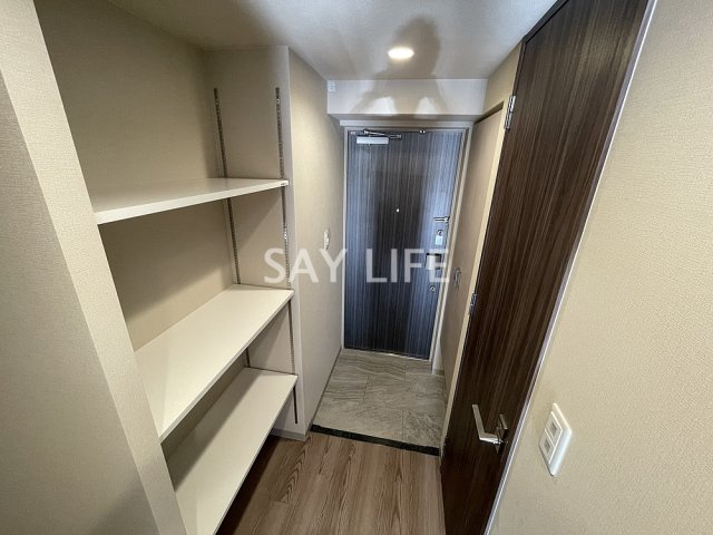 リヴェント森ノ宮の玄関