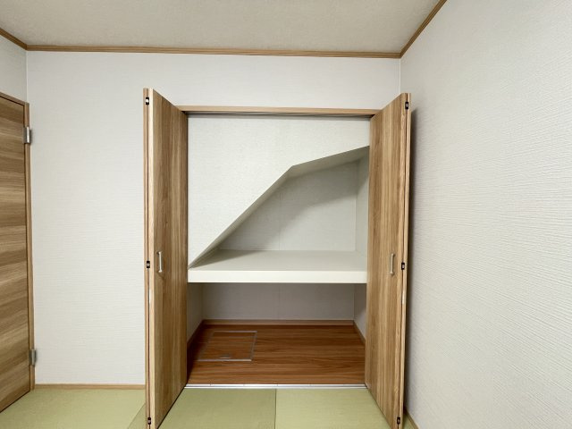 八戸市沼館1丁目B1の収納