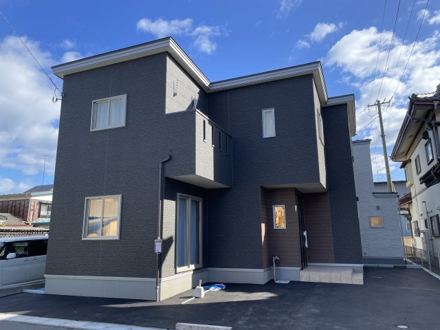 八戸市沼館1丁目B1