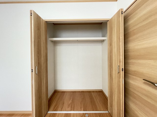 八戸市沼館1丁目B1の収納