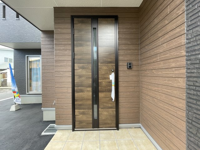 八戸市沼館1丁目B1の玄関