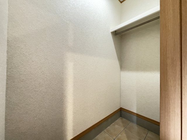 八戸市沼館1丁目B1の収納