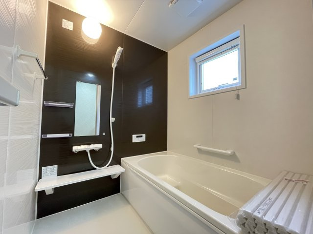 八戸市沼館1丁目B1の浴室