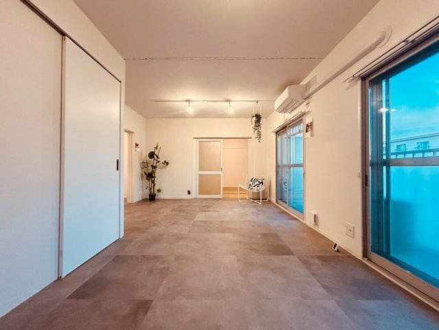 東垂水住宅7号棟の居間・リビング